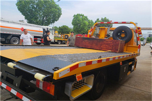 三元附近拖车电话号码服务